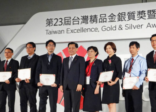 卡讯电子BXB创新有成-五项产品荣获2015 台湾精品奖!