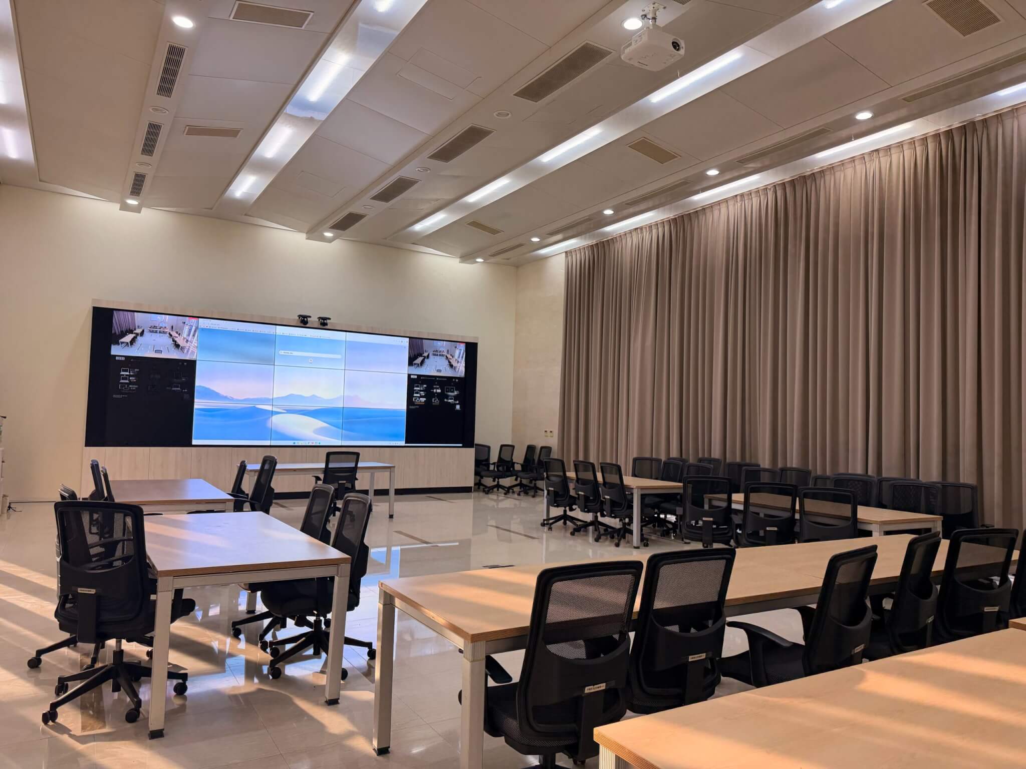 Read more about the article 【Technology · Experience · Realization】 Preview Your Next-Generation Smart Headquarters at the Experience & Demo Conference Room in Zhonghe, New Taipei City